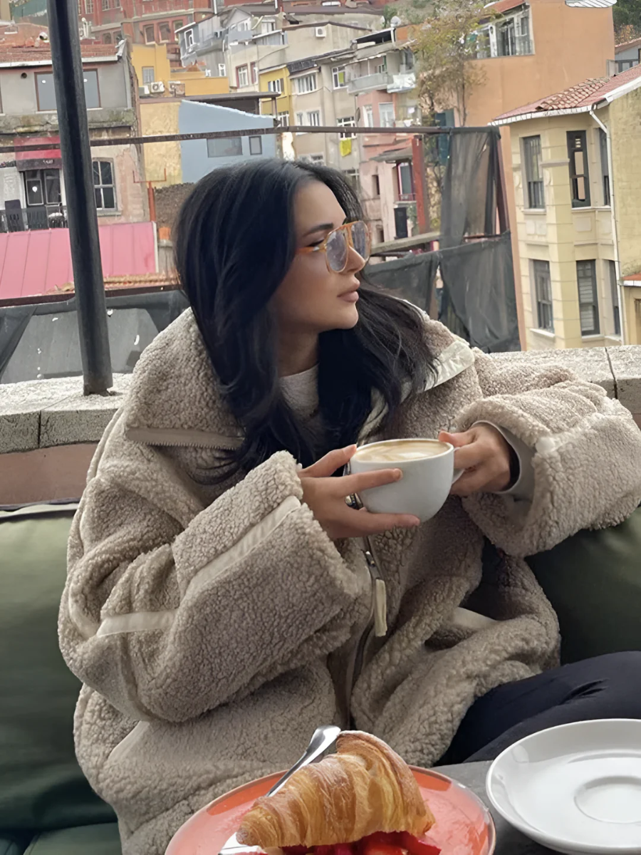 Lea - chic oversized kappa för kvinnor med textur