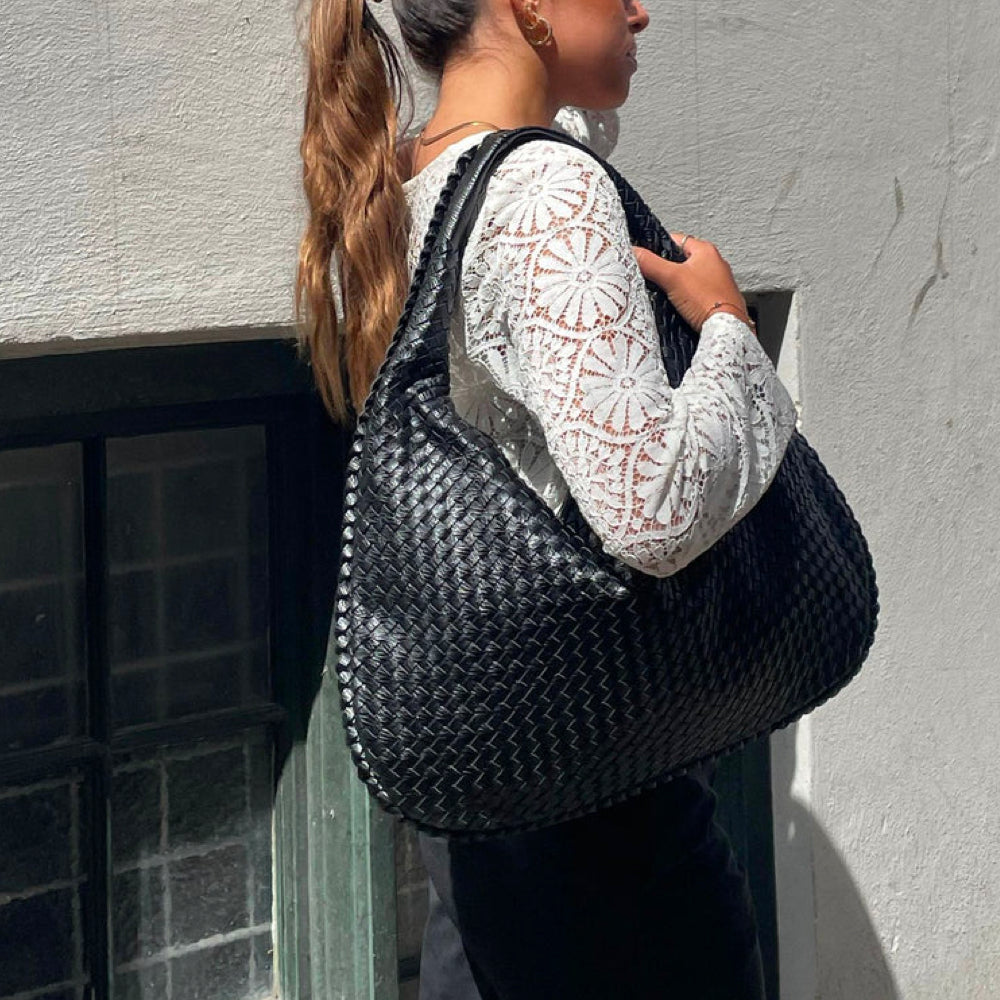 Aranka vävd rymlig designer axelremsväska årets must-have